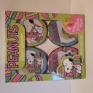 PEANUTS Shaped Gummies Easter Tins